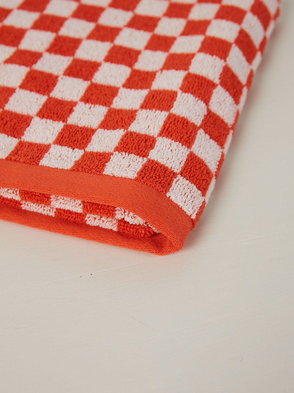BHT - 002_Red_04.jpg