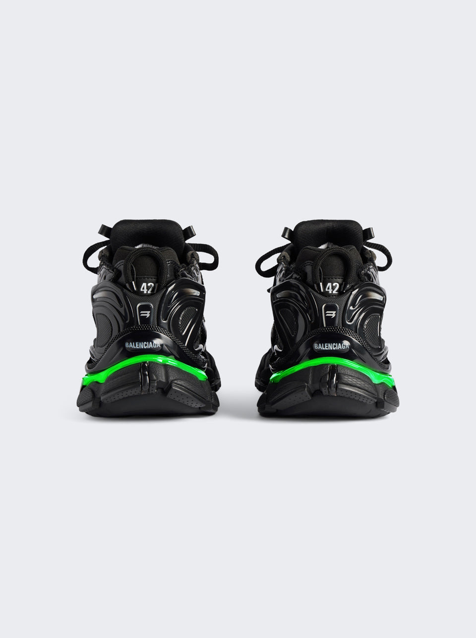 853225 WRNLD_Black_04.jpg