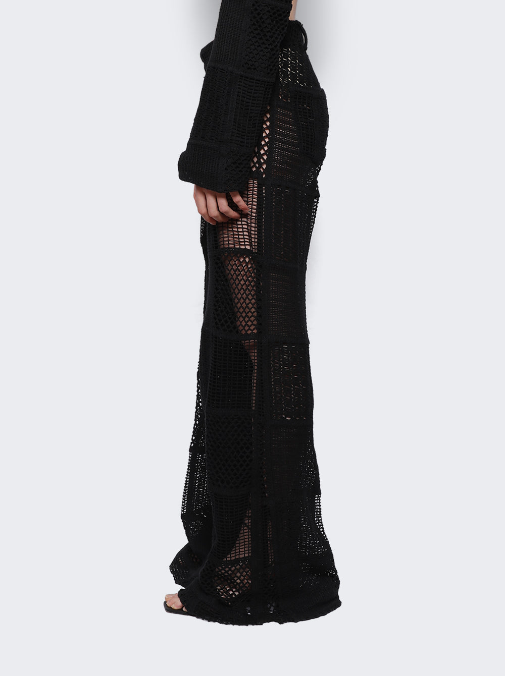 REAW23_06B_Black_04.jpg