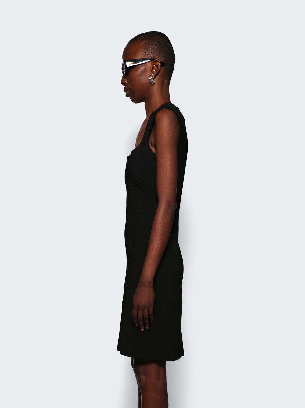730653V2M10_Black_04.jpg