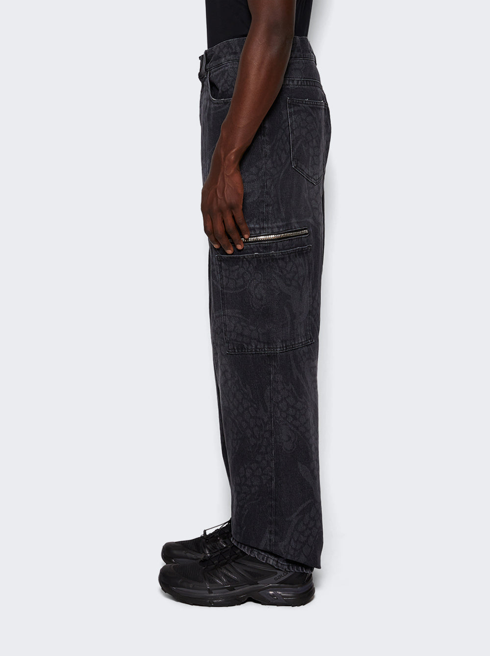 BM517E5Y8Z_Black_04.jpg