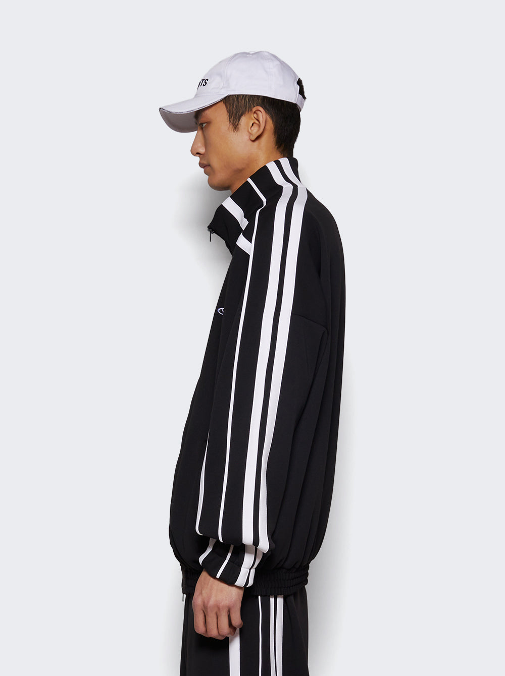 UA66JA360B_Black_04.jpg
