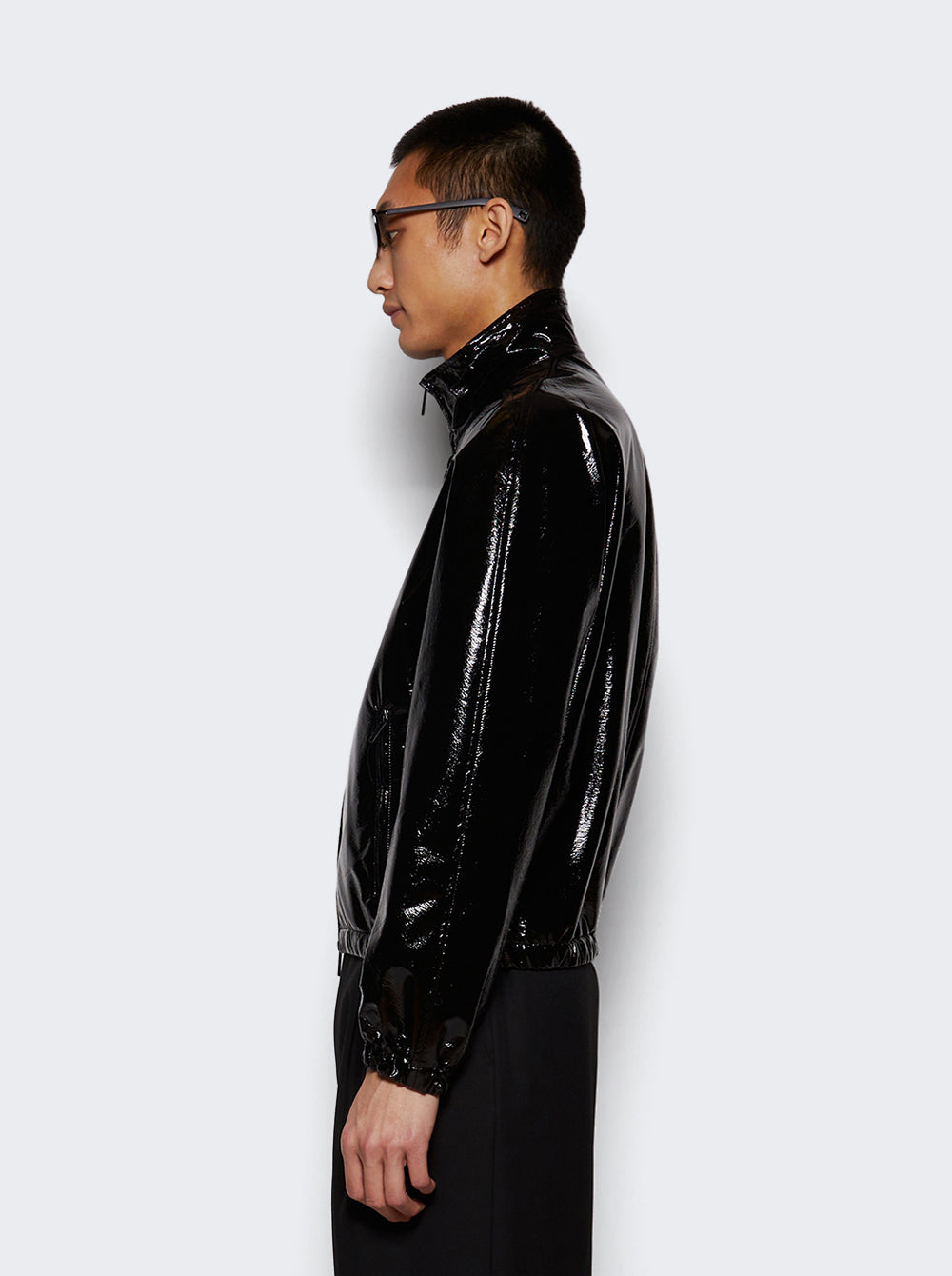 125CBL270VY0016_Black_04.jpg