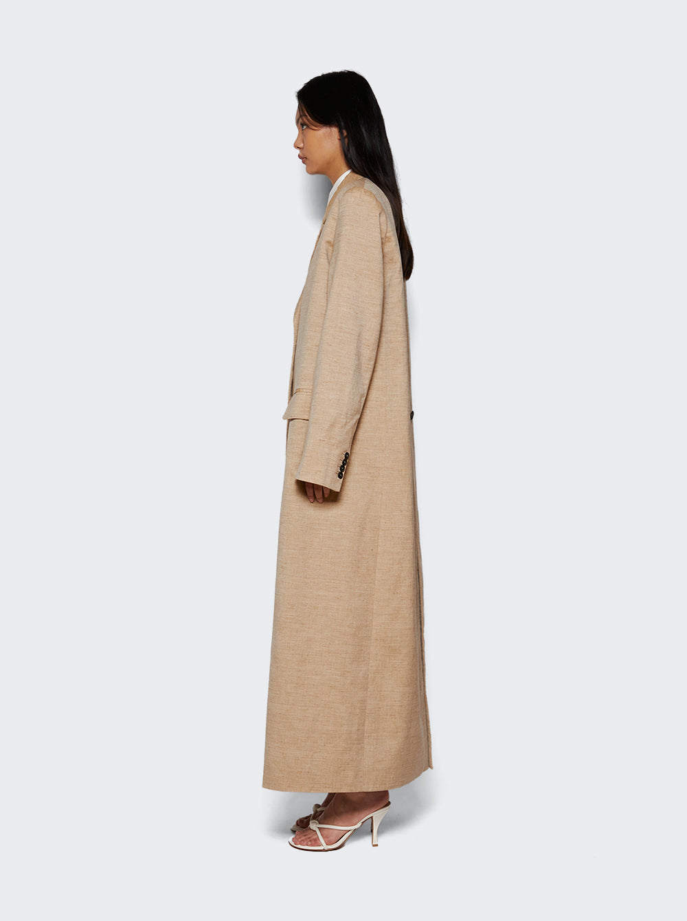 INT-820-SS24_Beige_04.jpg
