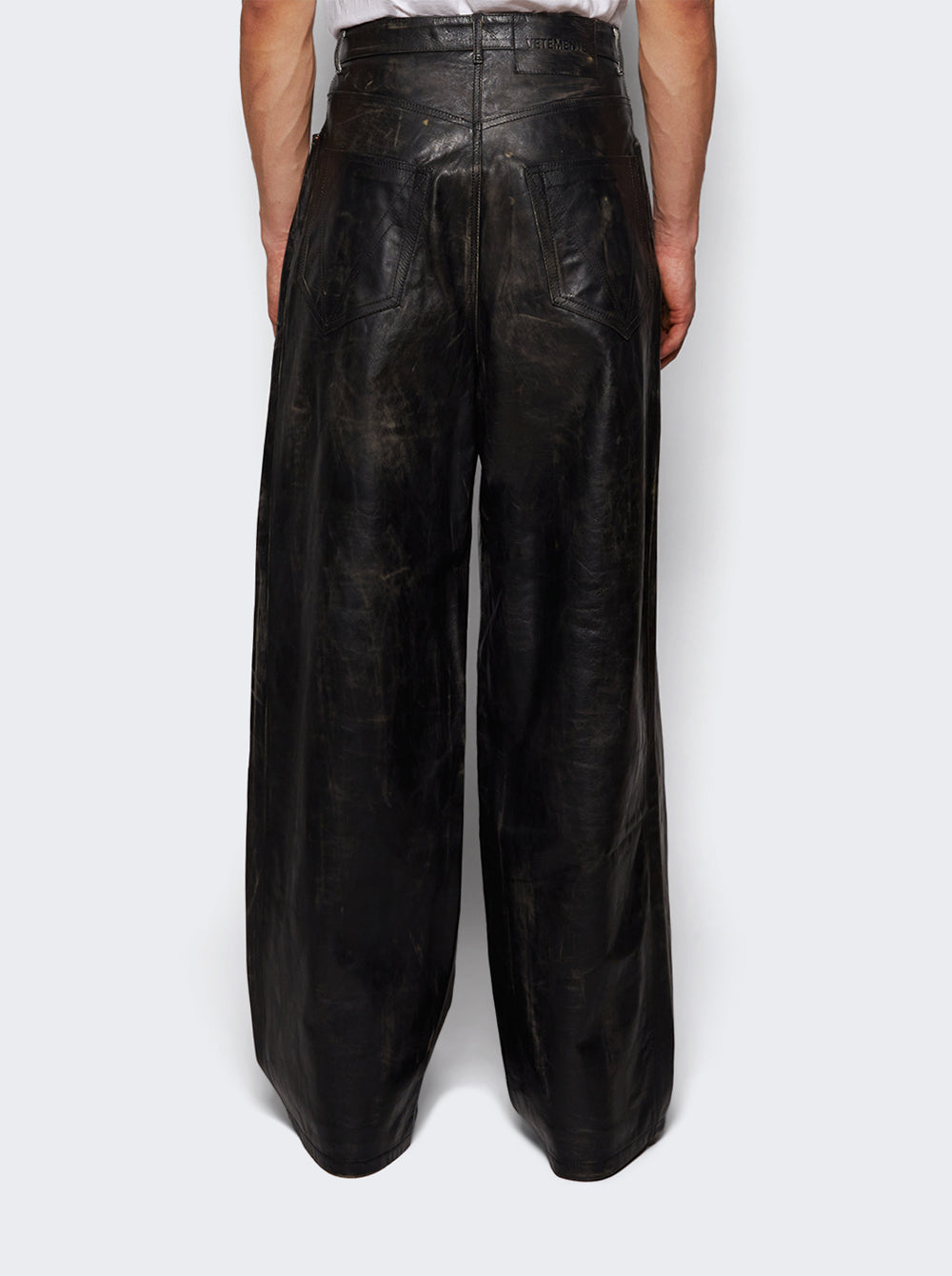 UA66PA200X_Black_05.jpg