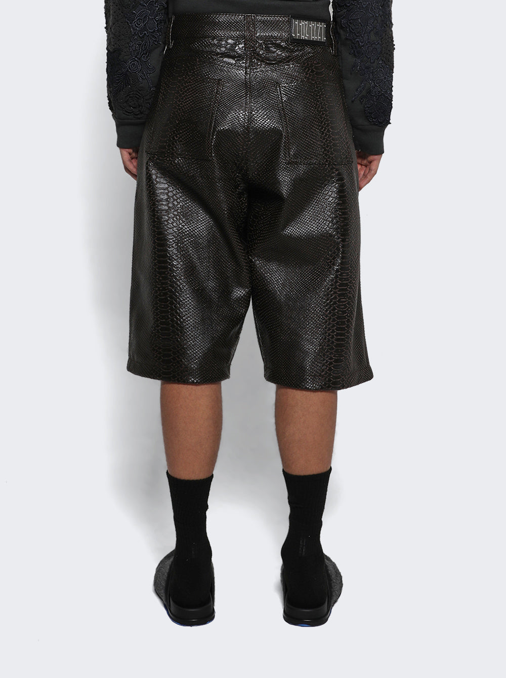Gravel Short_Black_05.jpg