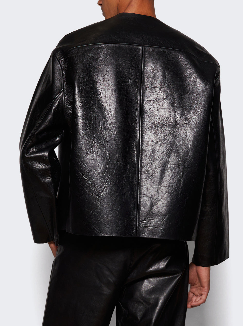 ESU-W25-13025-BL_Black_05.jpg