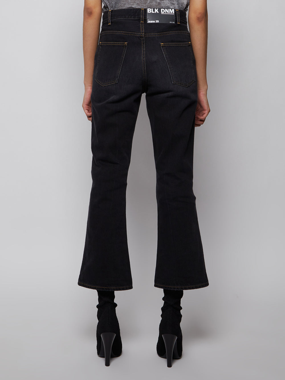 WJ39C1_Black_05.jpg