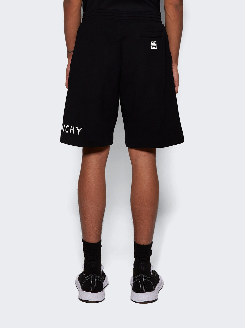 BM51863YAC001_Black_05.jpg
