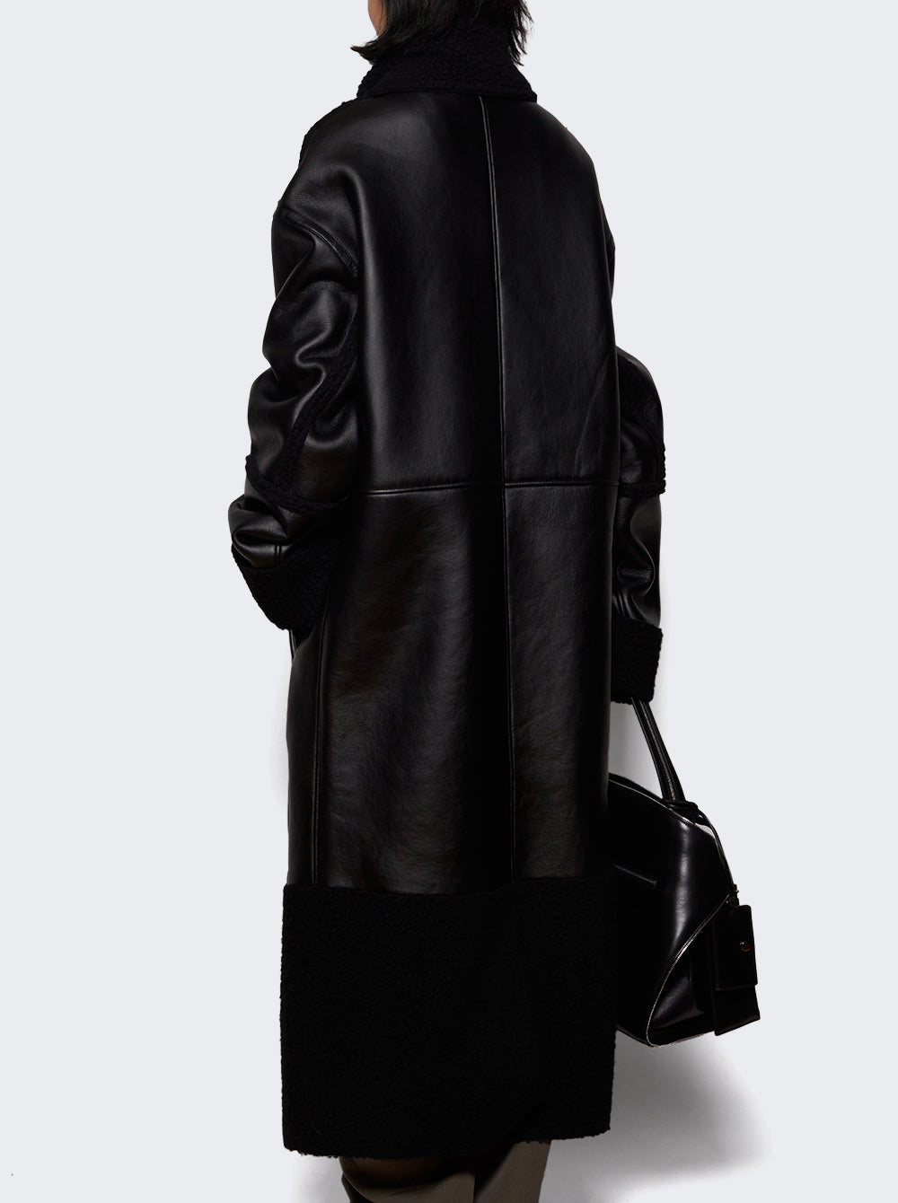 ESU-W25-13021-BL_Black_05.jpg