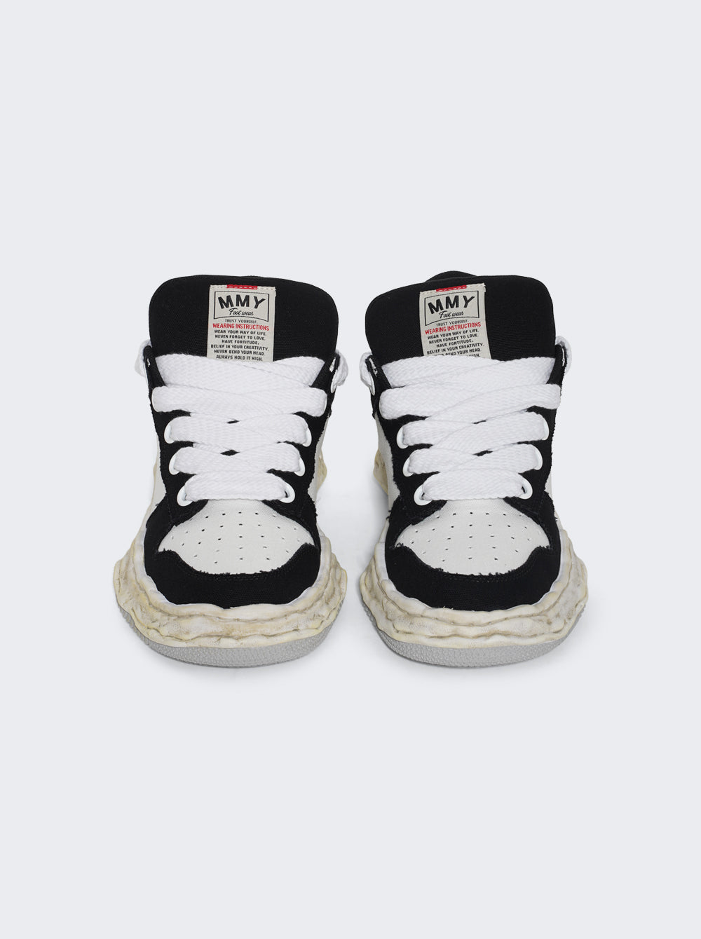 LOW TOP SNEAKERS A13FW725_BLACK AND WHITE_05.jpg