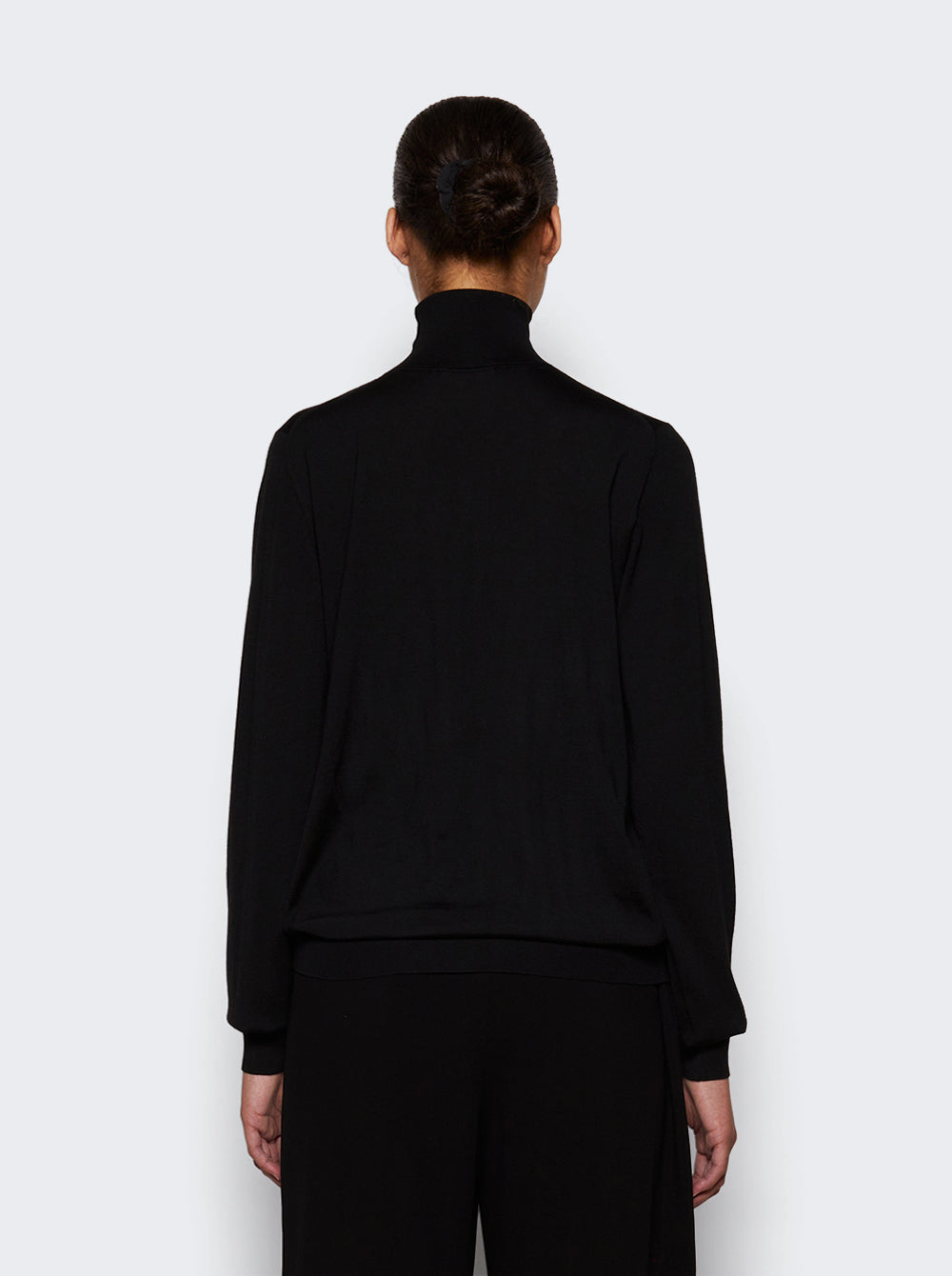 8280 Y590_Black_05.jpg