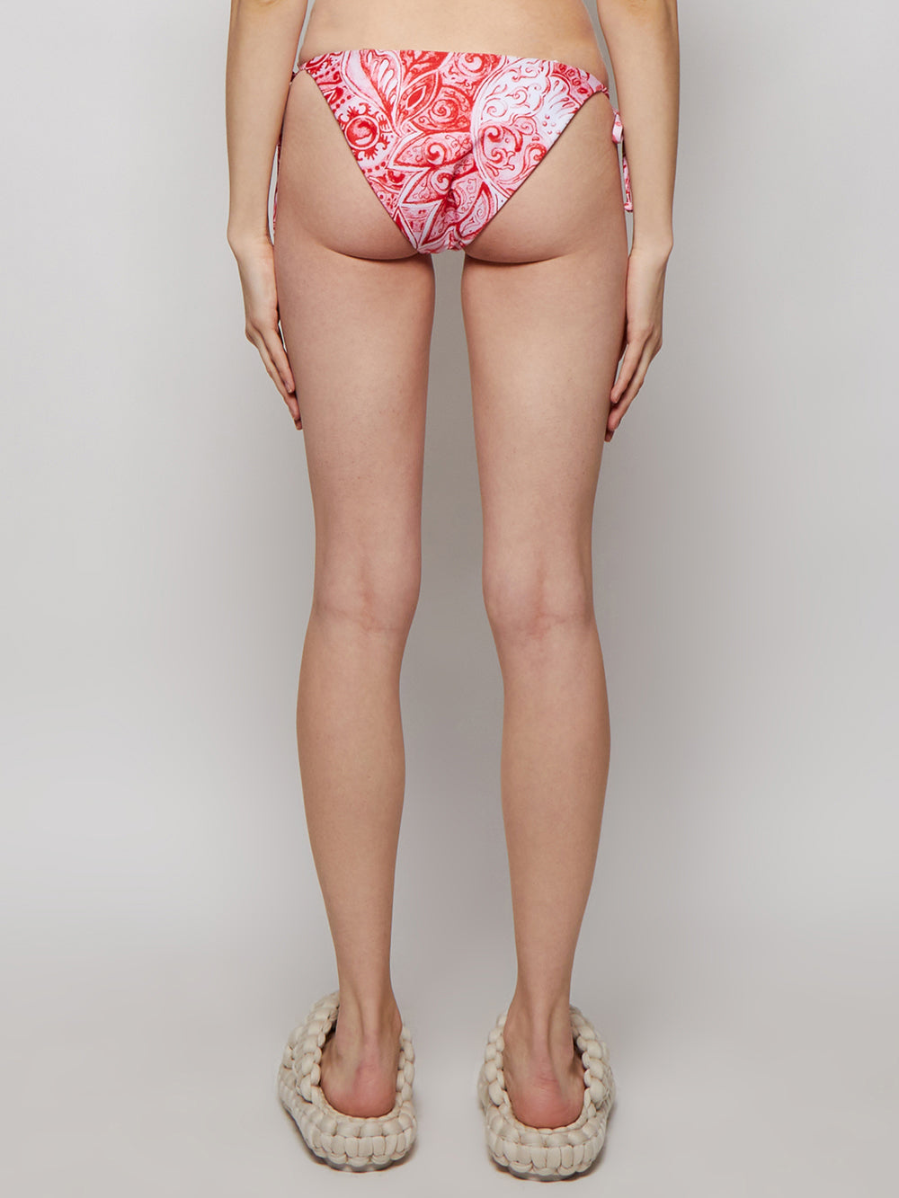 W2PV9467_Red_05.jpg