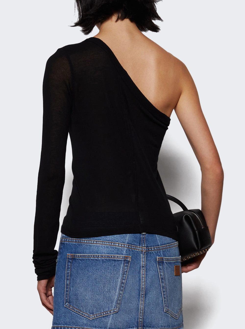 RP02E4261 JS_Black_05.jpg