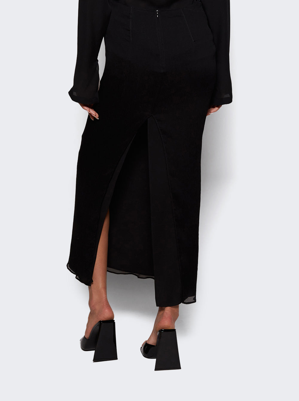 W3015R21SE_Black_05.jpg