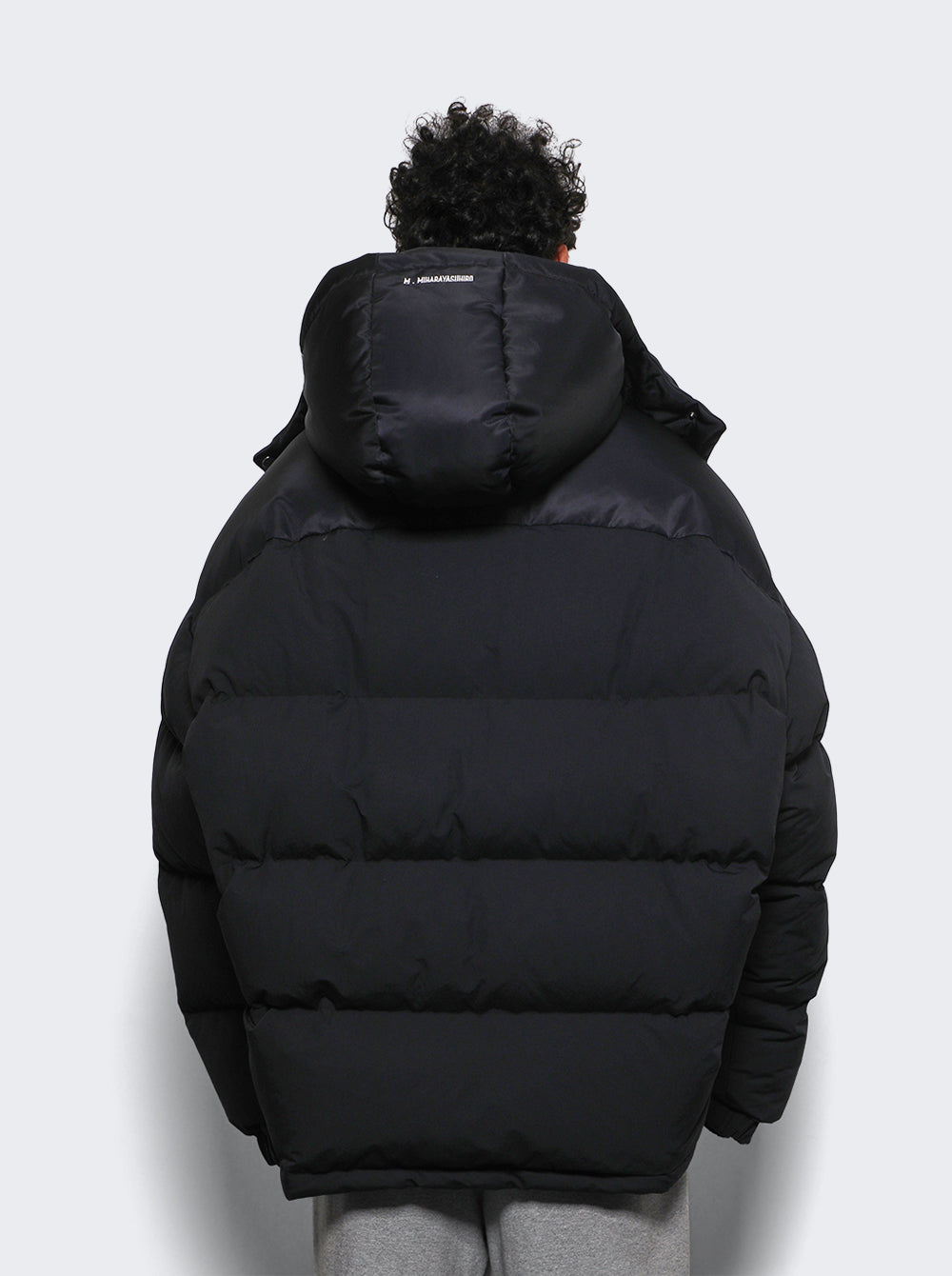 J15BL141_Black_05.jpg