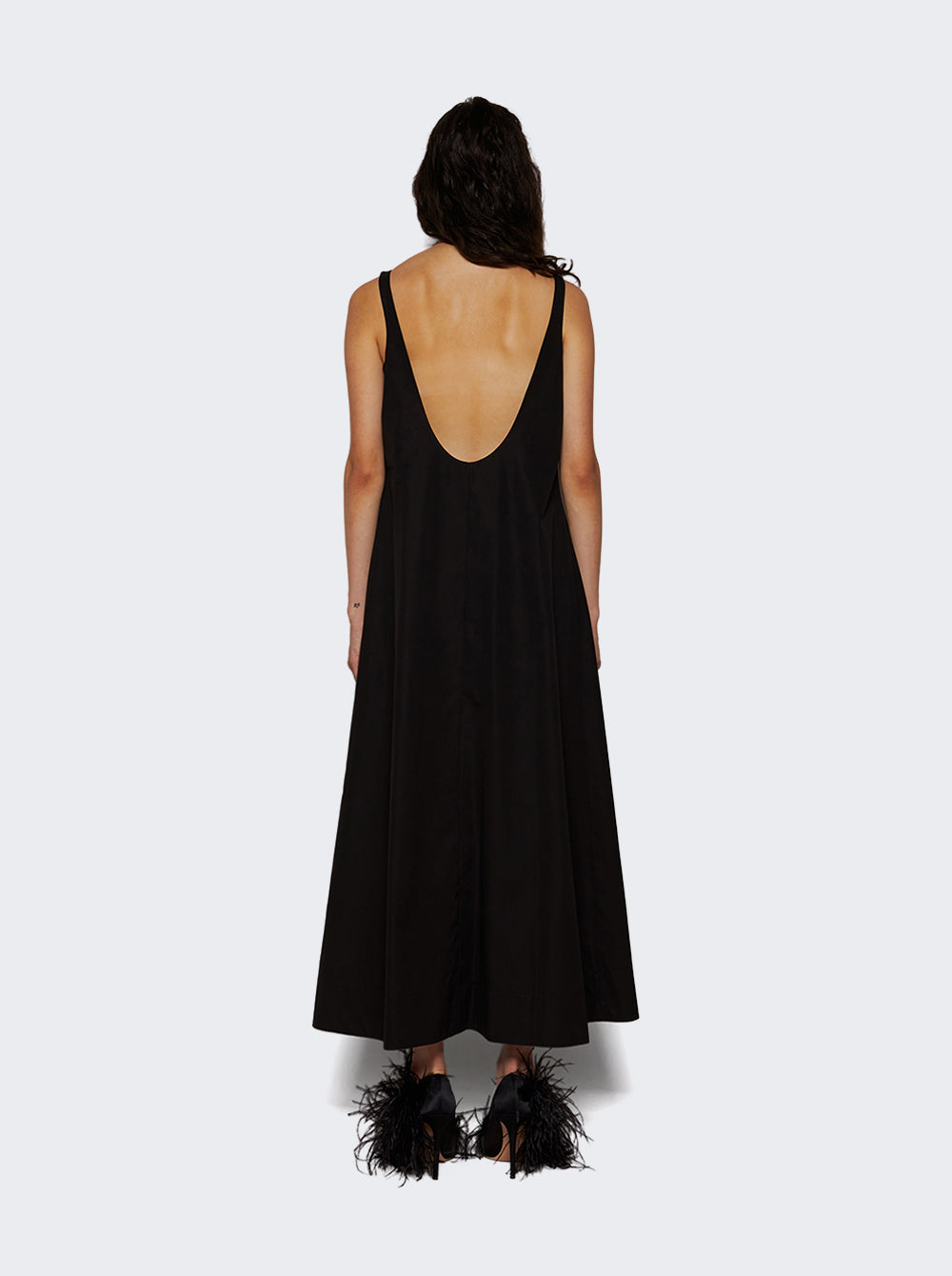 W5066R17_Black_05.jpg