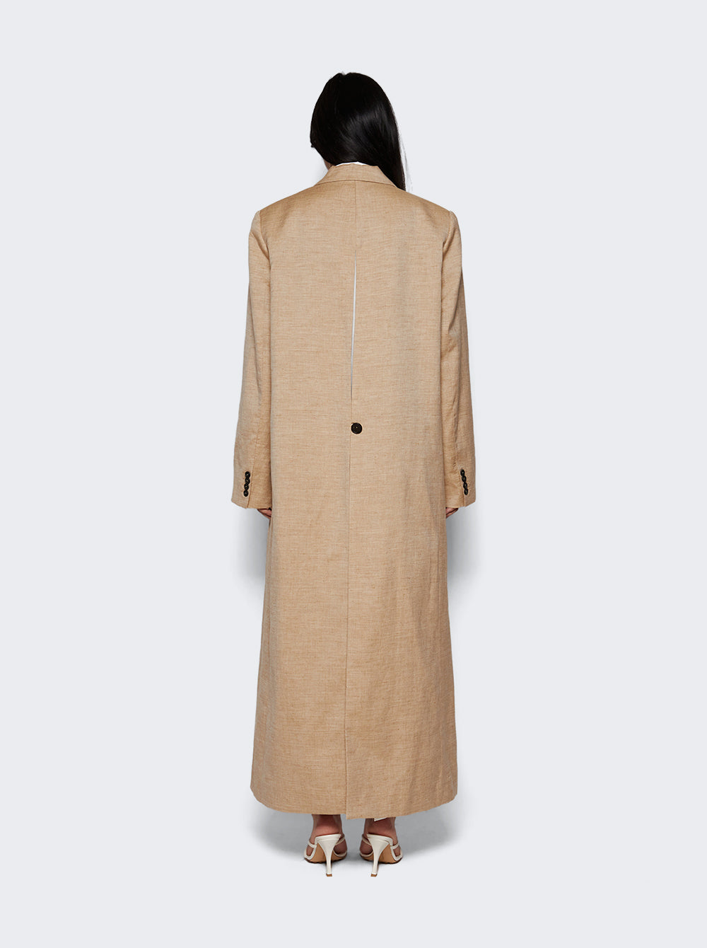 INT-820-SS24_Beige_05.jpg
