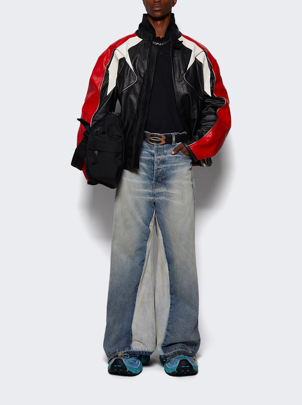 817163 TRVW4_Black_999.jpg