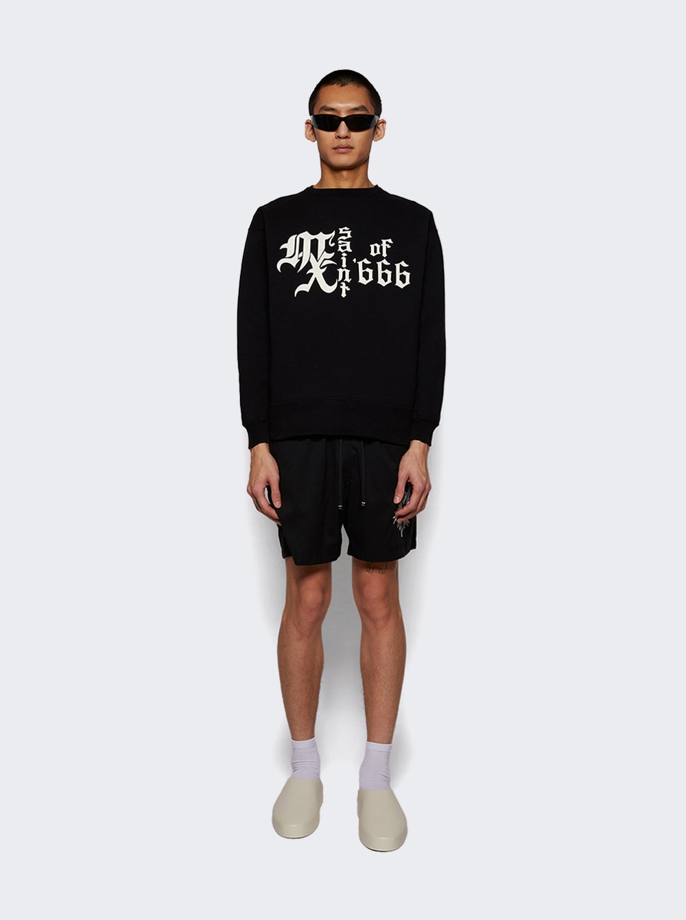 SM-HR8-0000-043_Black_999.jpg