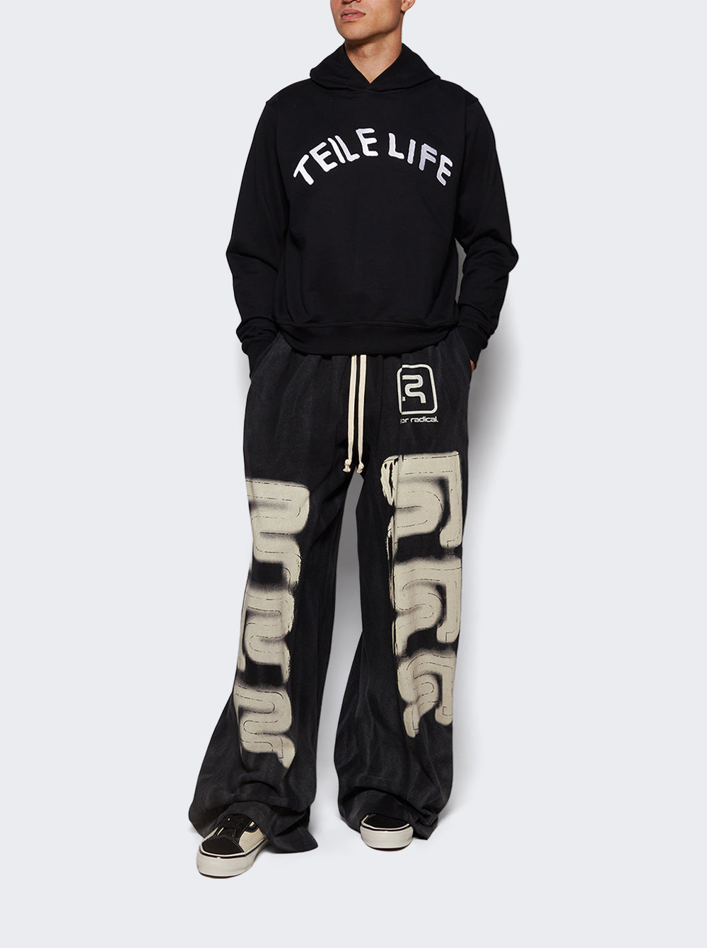 TEILE LIFE HOODY_Black_999.jpg