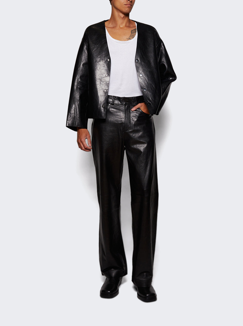 ESU-W25-13025-BL_Black_999.jpg