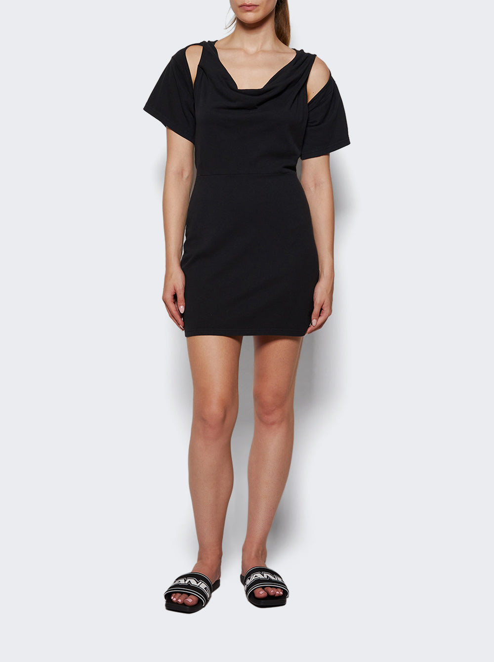 4CC3256775_Black_999.jpg